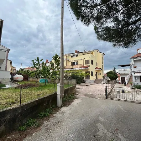 Holiday Apartments Sonne Rovinj Exterior photo